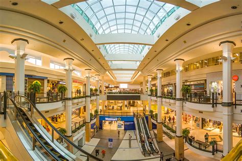 largest mall in quebec city.